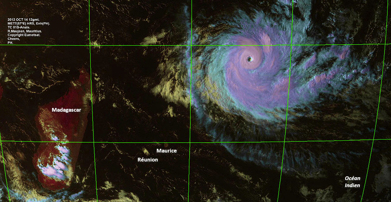 Cyclone Tropical Intense ANAIS le 14 octobre 2012 à 12:00 utc (firinga.com)