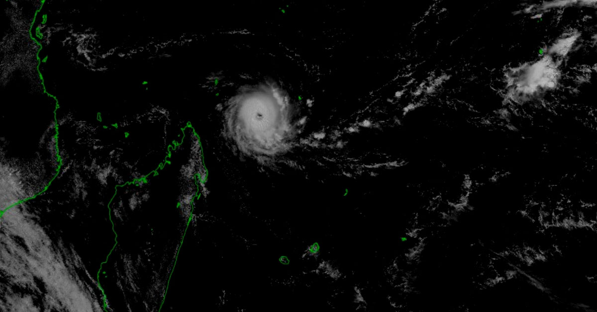 Cyclone tropical intense alcide