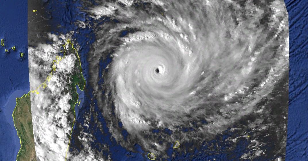 Geralda le 31 Jan 1994 à 12utc (NOAA)