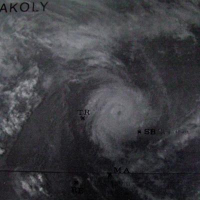 23 12 83 1141utc (Météo France)