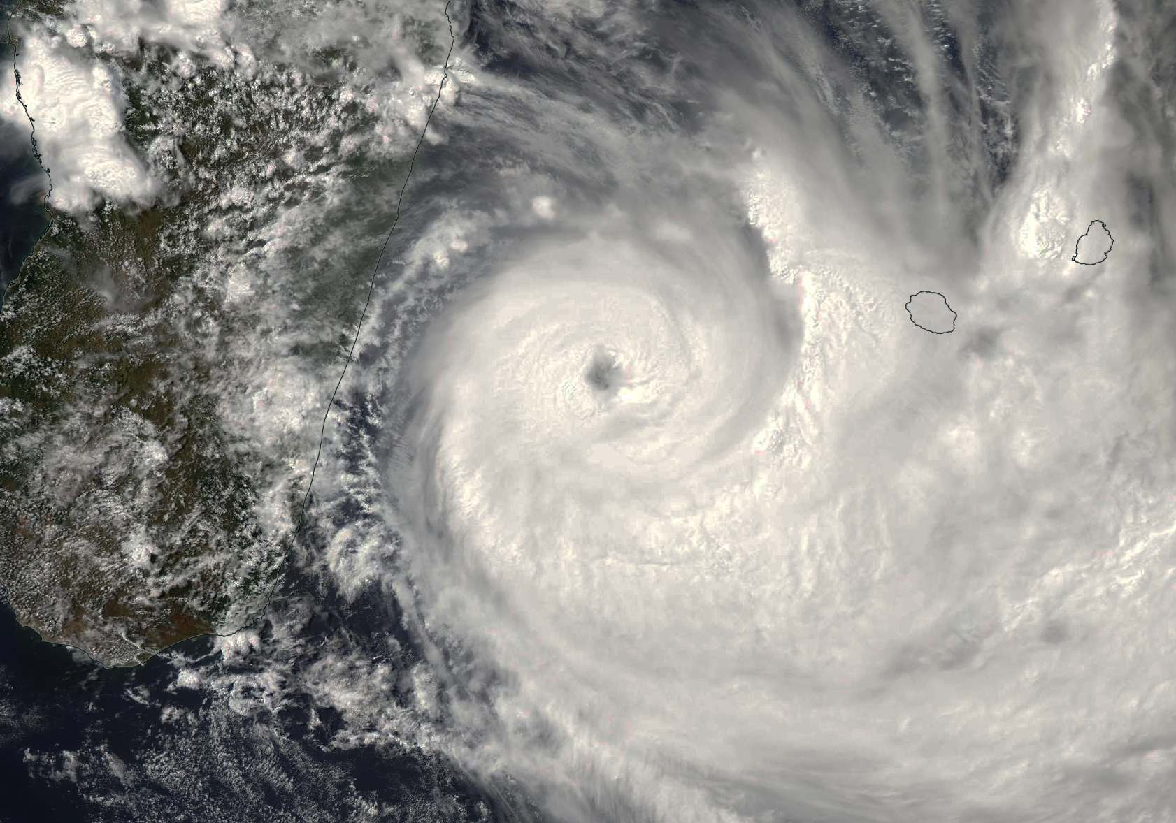 Cyclone Tropical DUMAZILE le 05/03/2018 AQUA