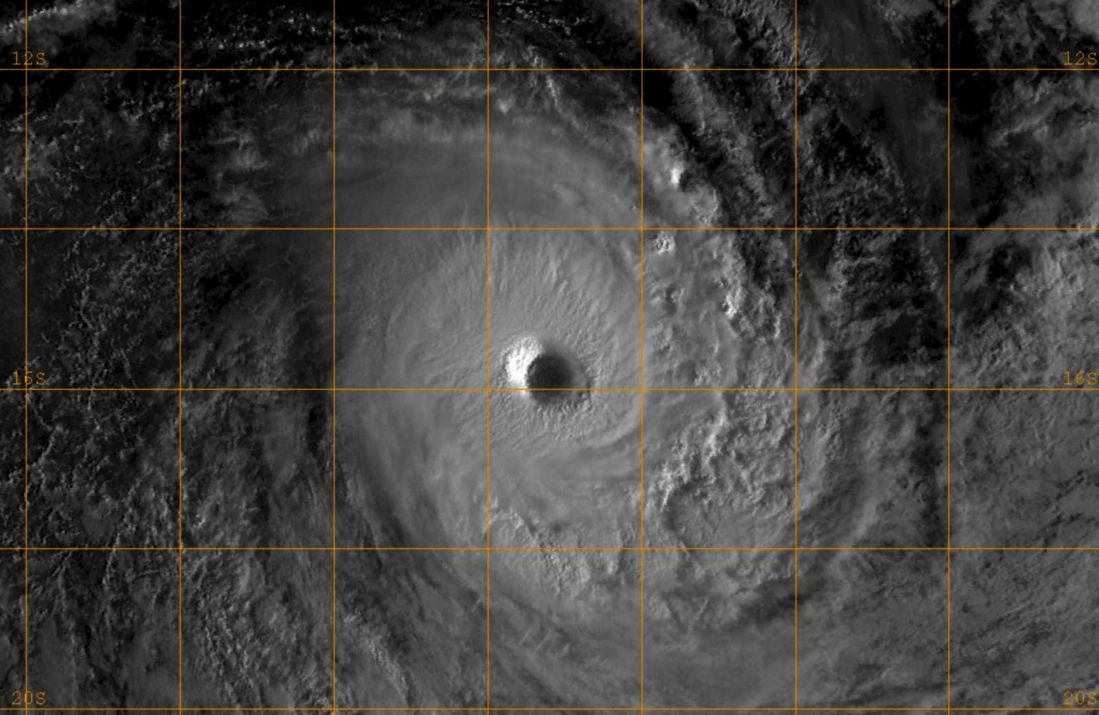 Cyclone Tropical Intense KENANGA le 19/12/2018 F-17