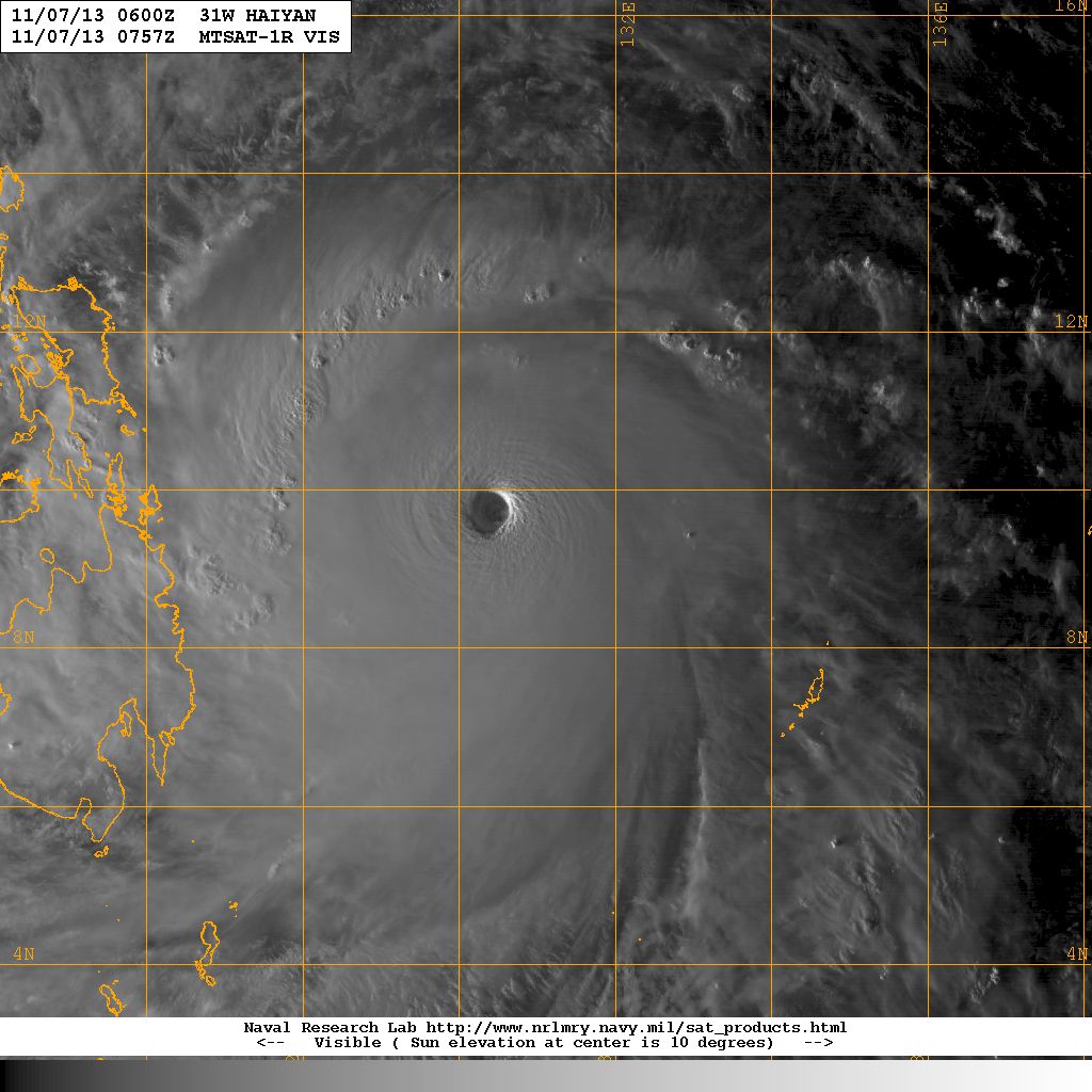 20131107 0757 mtsat1r x vis1km 31whaiyan 150kts 911mb 93n 1311e 100pc