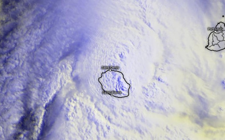 Vidéo prise au plus fort de la tempête tropicale FAKIR à la Réunion