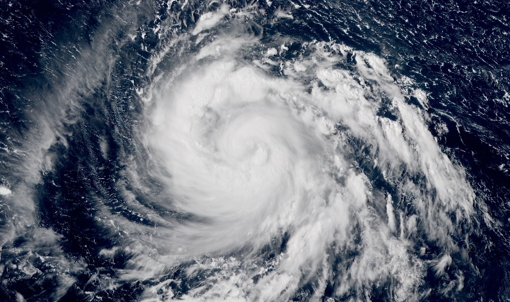 Le typhon MANGKHUT se renforce et se dirige vers les îles Mariannes