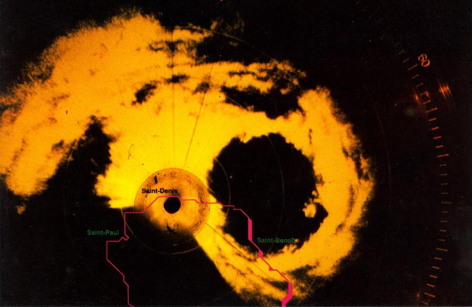 L'oeil du cyclone Firinga sur La Réunion - Météo France