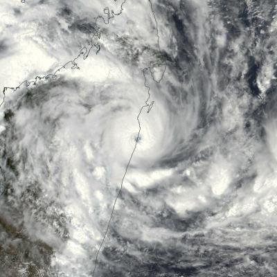 cyclone tropical AVA frappant Madagascar