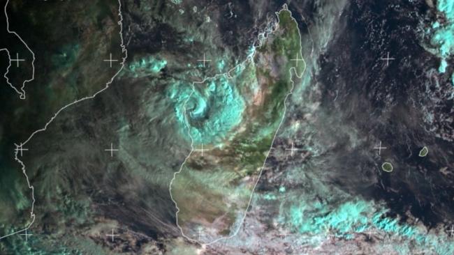 Belna faiblit mais génère des pluies diluviennes sur Madagascar