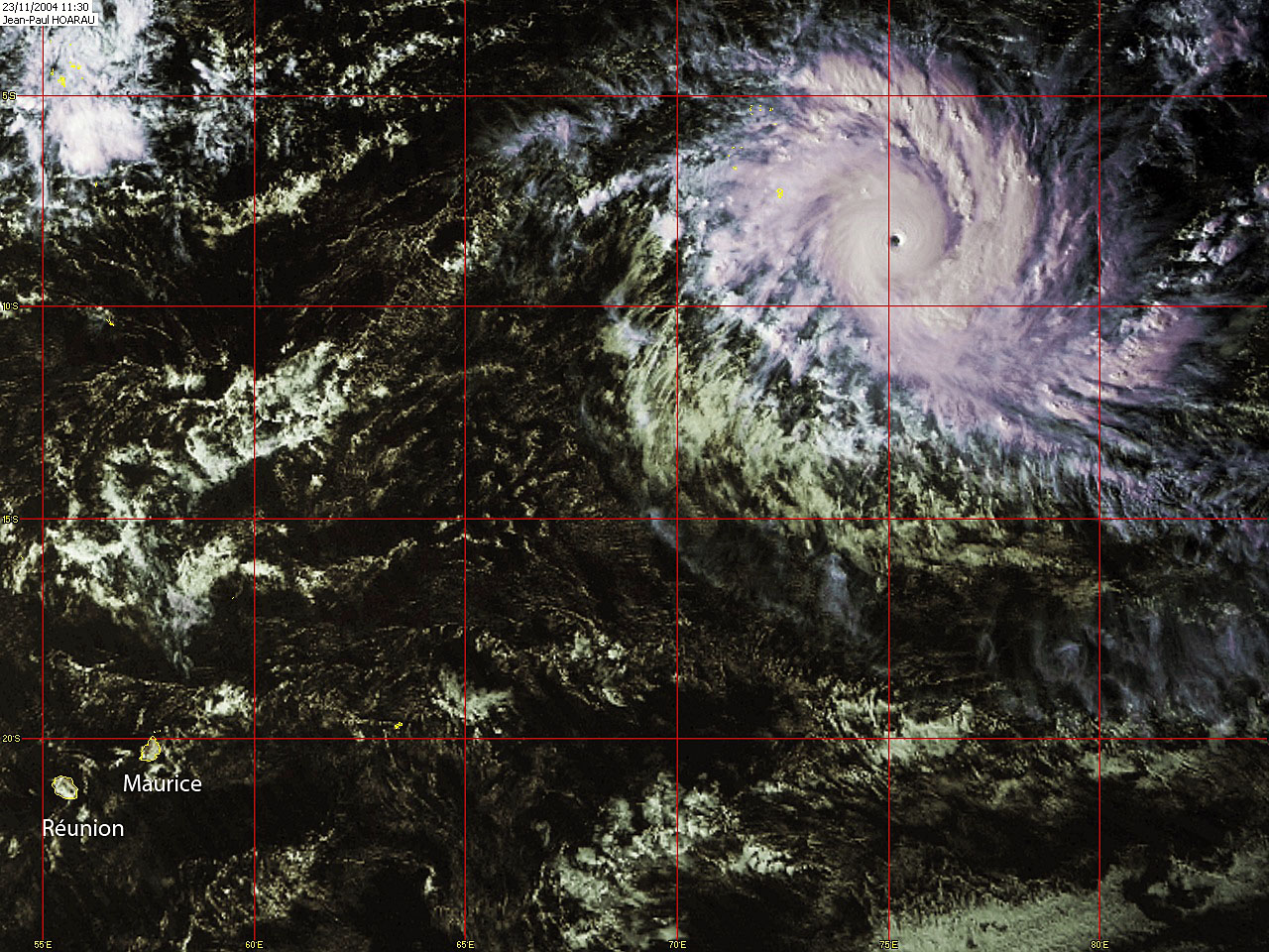 Cyclone Tropical Intense BENTO le 23/11/2004 (JP HOARAU)