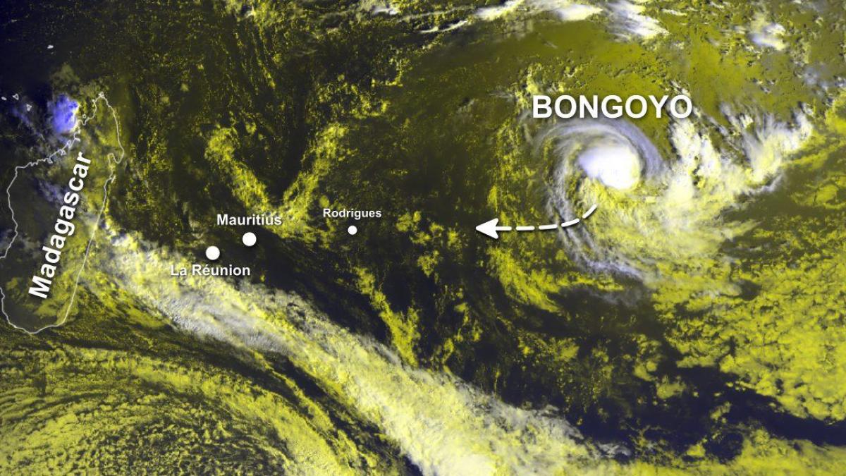 Bongoyo proche du stade de forte tempête avant de commencer à s'affaiblir