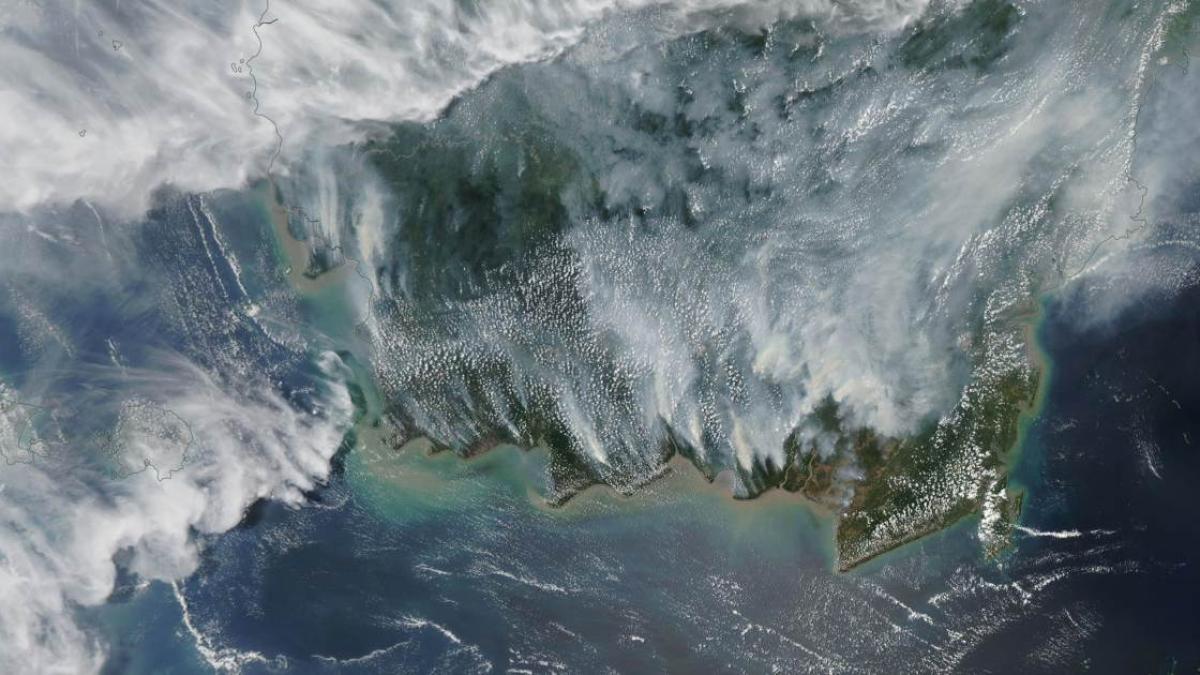 L'île de Bornéo asphyxiée sous un impressionnant nuage de pollution