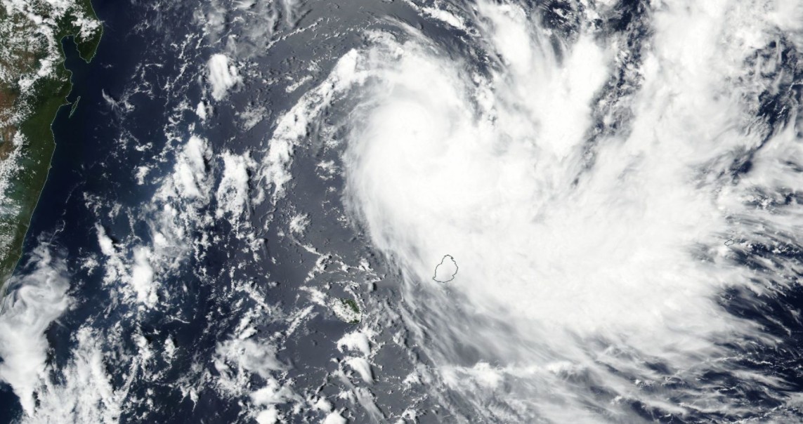 Première tempête nommée vers la fin décembre selon Maurice