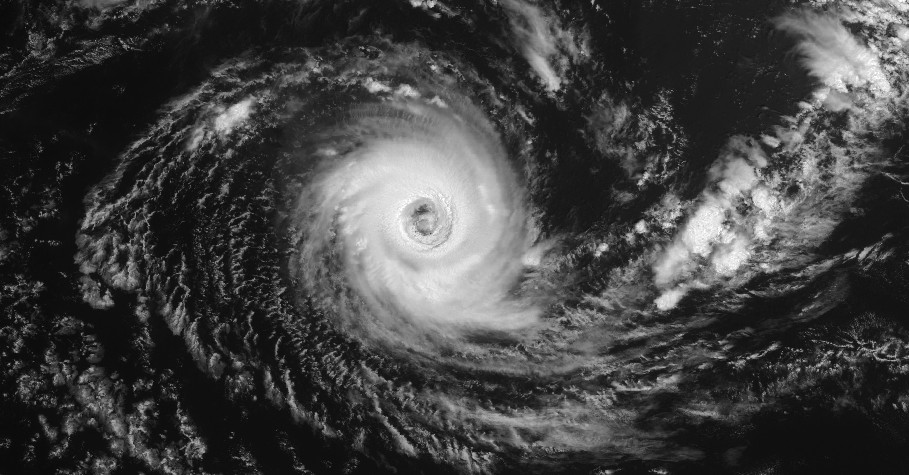 L’œil extra large du cyclone CEBILE