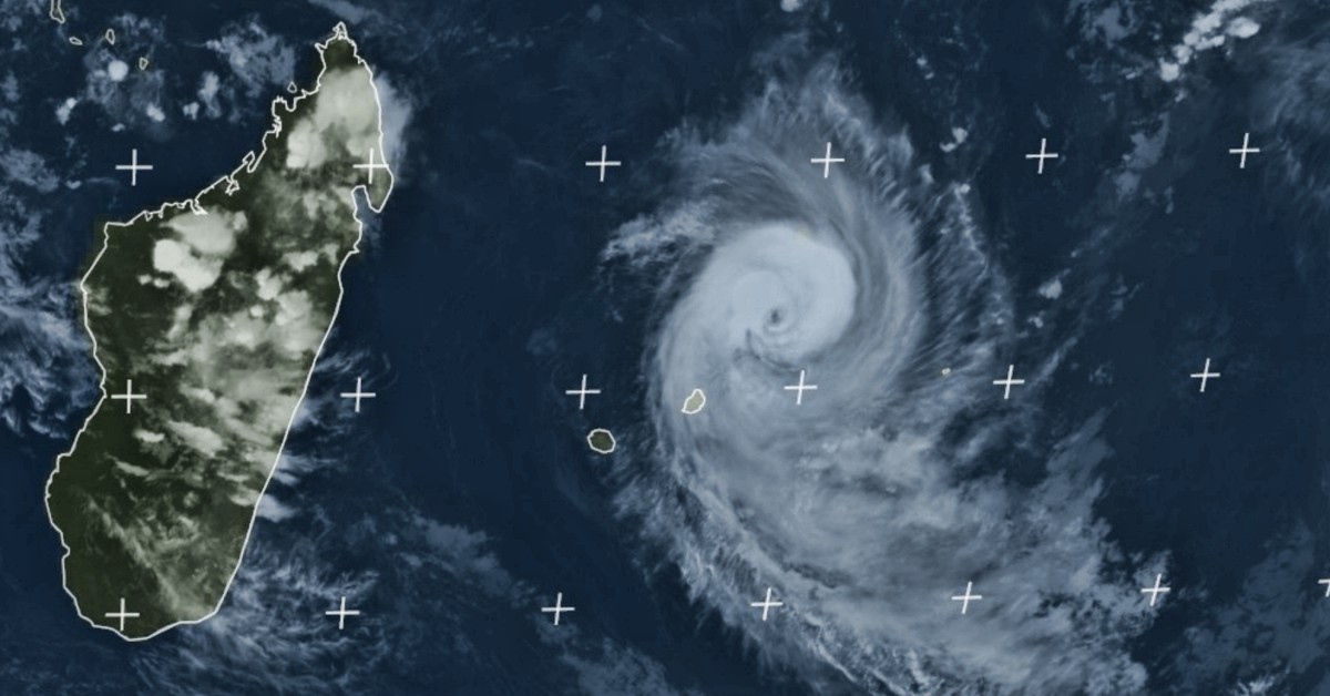 Cycle de remplacement du mur de l'oeil du cyclone tropical CILIDA ?