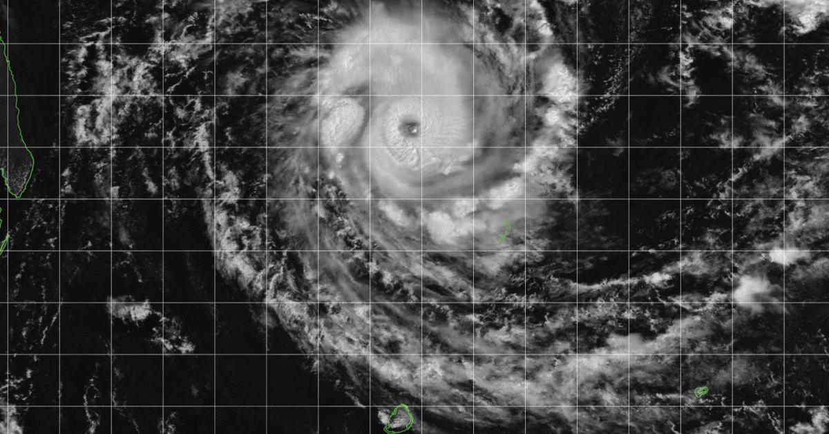 Le Cyclone tropical intense CILIDA sur le point de changer de trajectoire