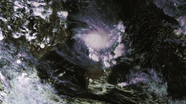 Madagascar : l'oeil du cyclone Belna a touché terre à proximité de Soalala