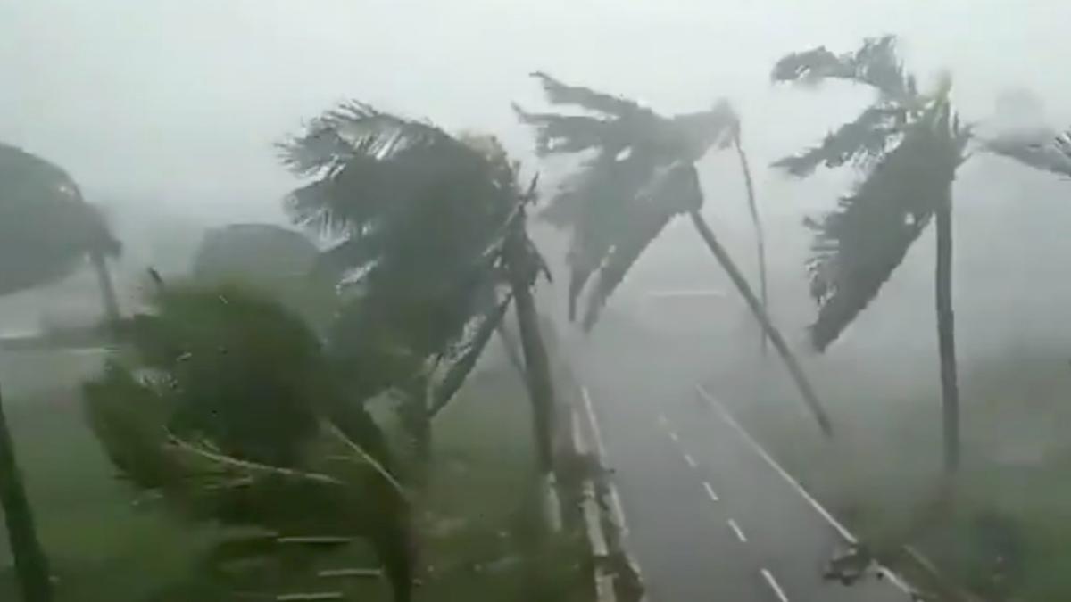 VIDEO : Le Nord-Est de l'Inde violemment secoué par le puissant cyclone FANI