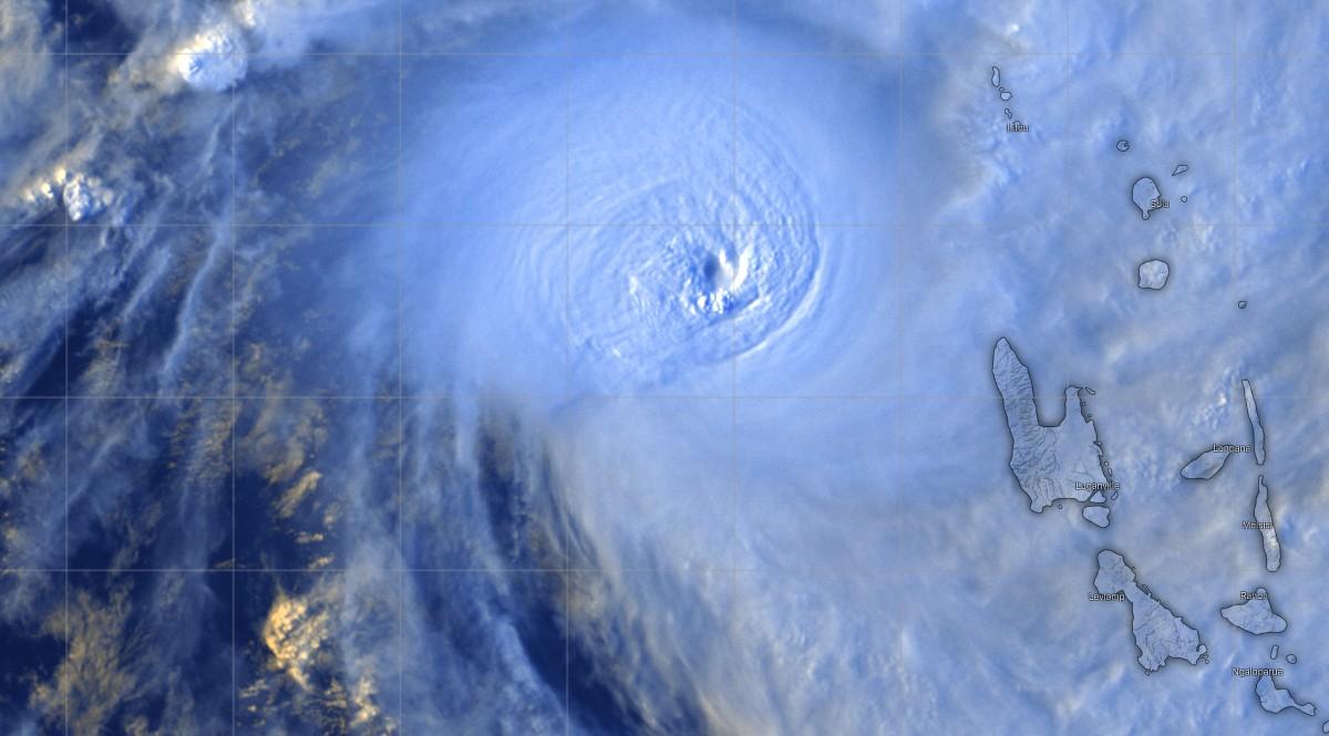 Cyclone harold pinhole eye configuration