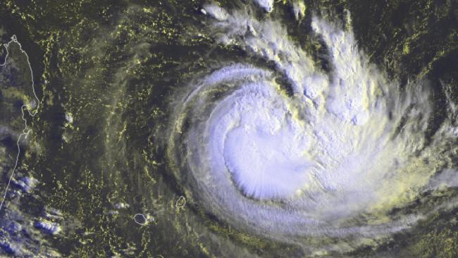 JOANINHA devient un cyclone et Rodrigues passe en alerte 2