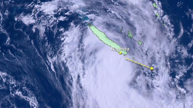 Le cyclone Niran frôle la Nouvelle Calédonie tout en faiblissant rapidement