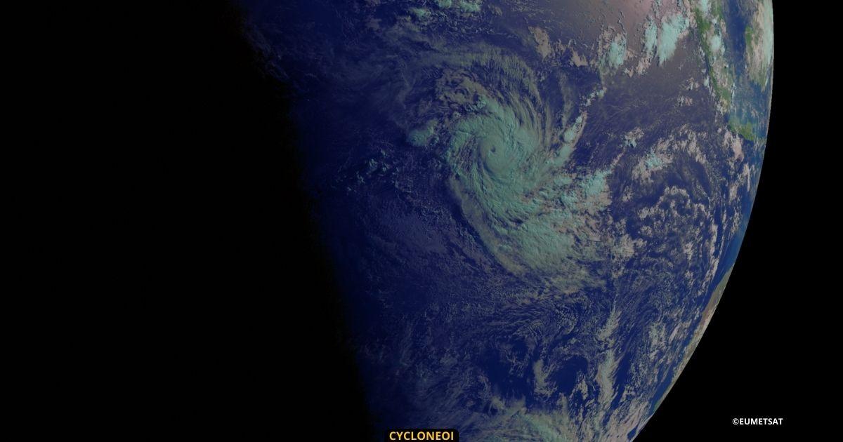 Cyclone tropical intense fabien un fait inedit et record