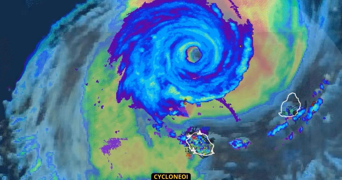 Cyclone tropical intense freddy proche maurice et la reunion 1 