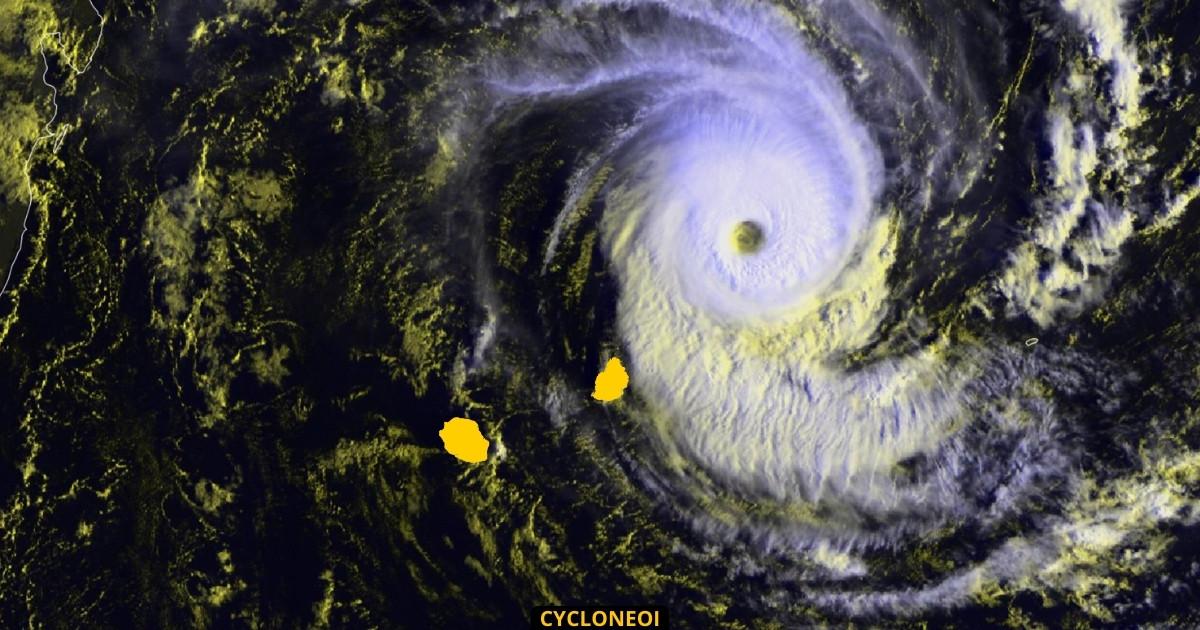 Cyclone tropical intense freddy proche maurice et la reunion