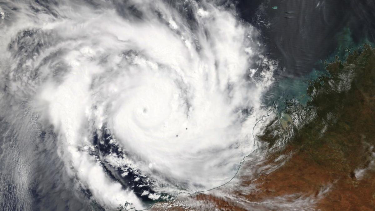 Le puissant cyclone intense VERONICA et ses rafales de 260 km/h