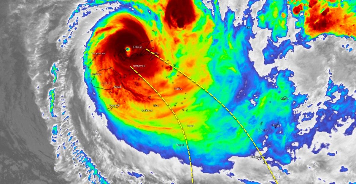 Cyclone yasa fidji trajectoire
