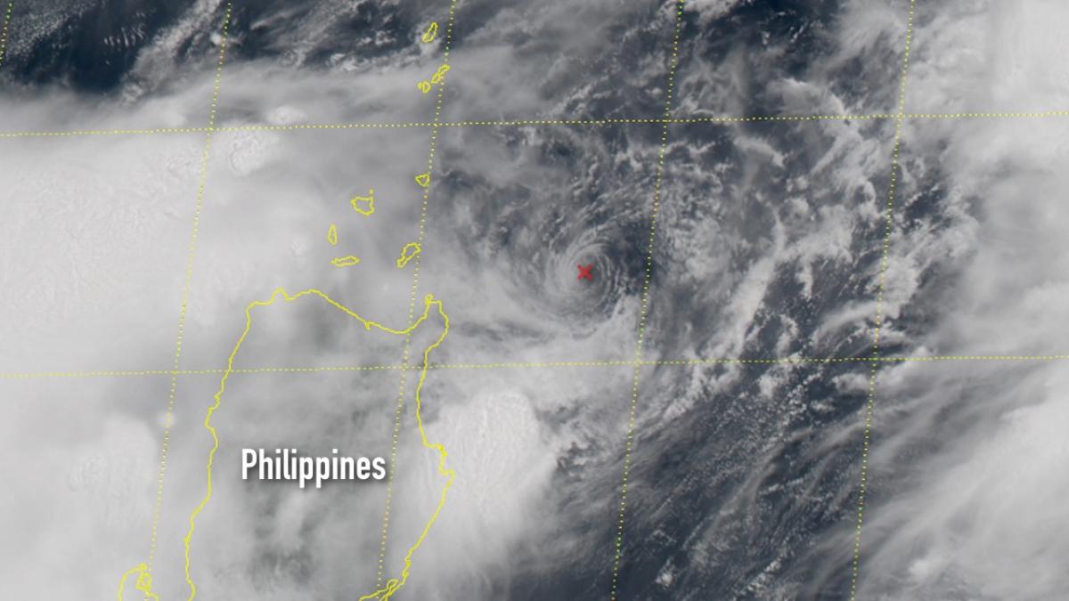 Le centre de la tempête tropicale DANAS complètement exposé