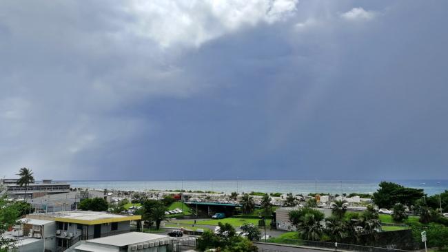 Une cellule orageuse affecte l'Est de l'île de la Réunion