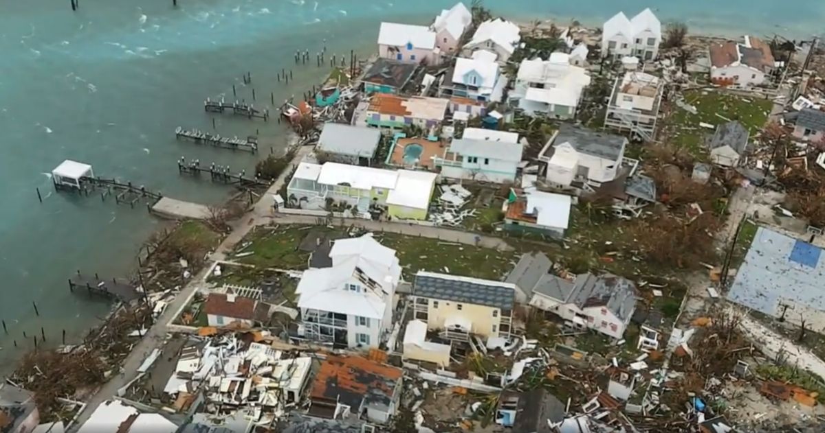 Terribles images aériennes de l'après ouragan Dorian à Abaco Island