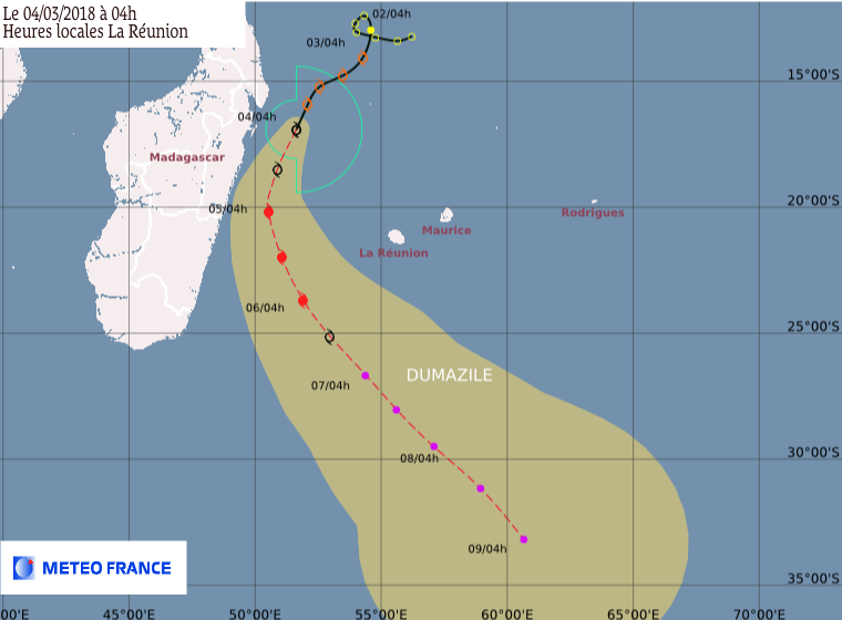 Prévision trajectoire et intensité DUMAZILE ©Météo France