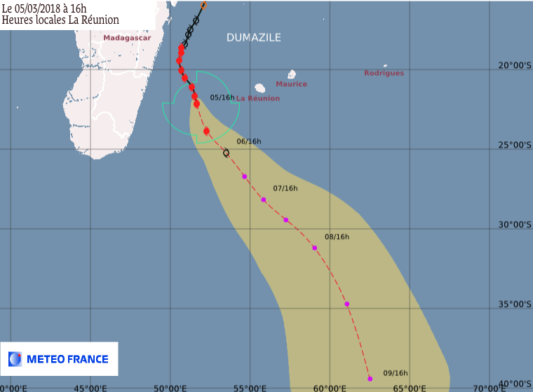 Prévision trajectoire et intensité Dumazile ©Météo France