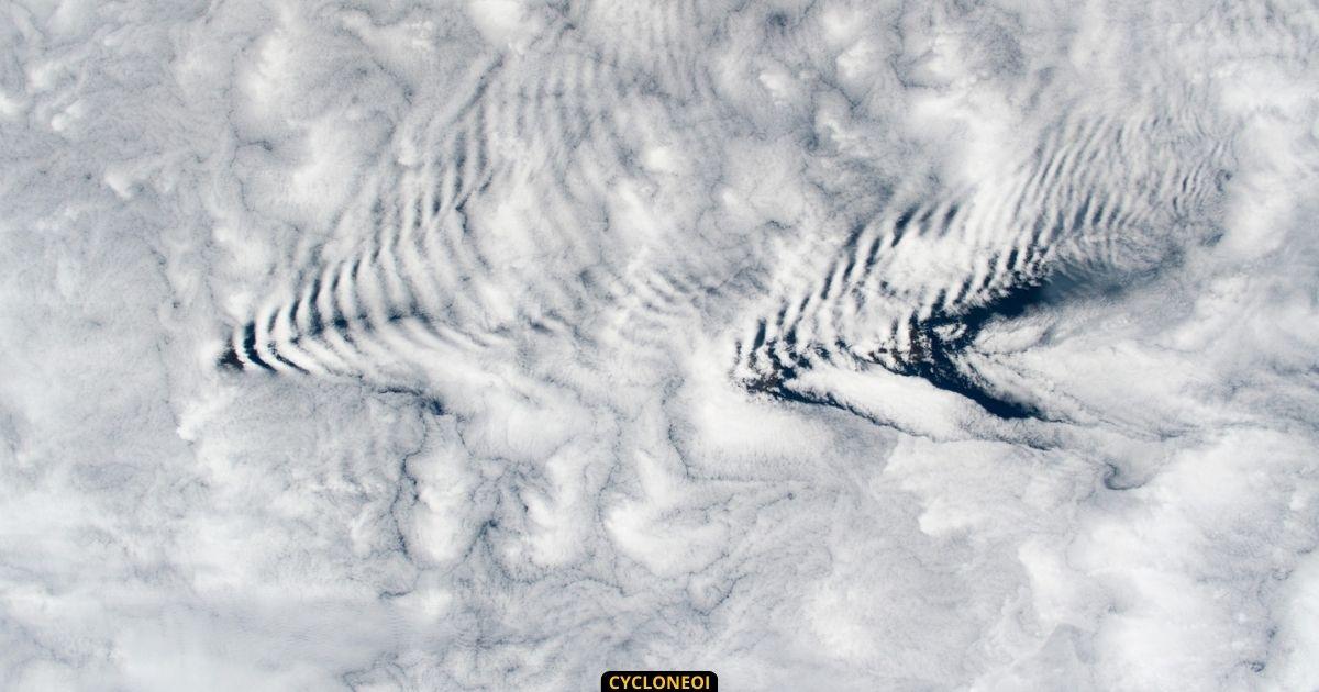 Etrange ondulation nuageuse dans l ocean indien