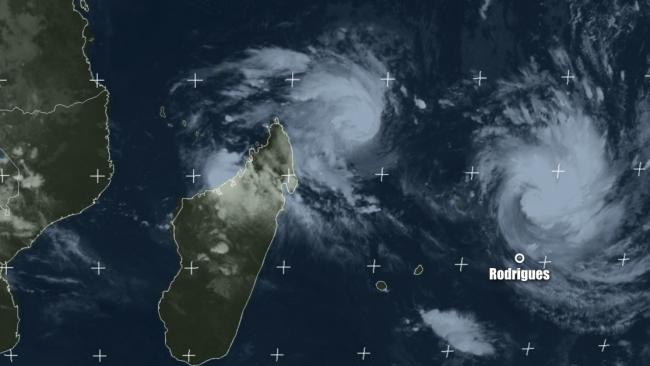 À 4h ce matin, FUNANI était à 360 km de Rodrigues. Alerte 2 en cours