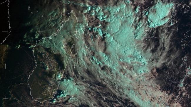 Grisaille à la Réunion et Maurice et pluies orageuses à Madagascar