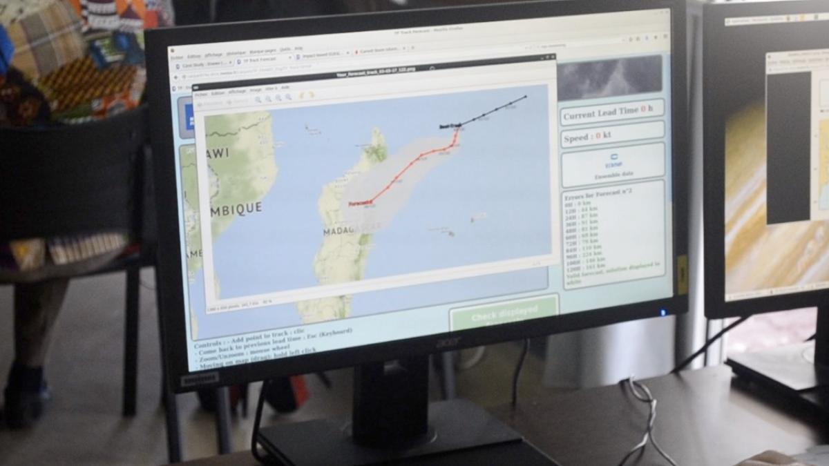 Le CMRS de la Réunion forme les prévisionnistes cyclone de la zone