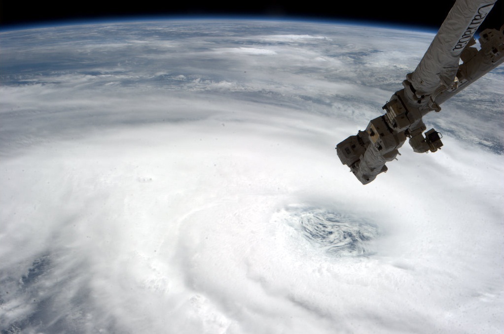 Le cyclone tropical HARUNA vue depuis la station ISS (NASA)