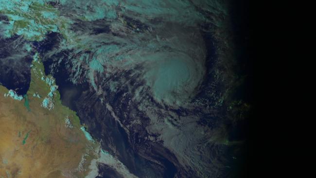 Pacifique Sud : Que va faire la tempête OMA après avoir tourné en rond?