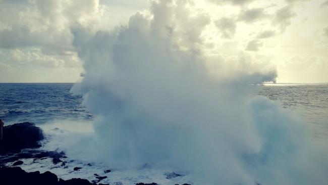 Vidéo de l'impressionnante houle s'écrasant sur les côtes de la Réunion