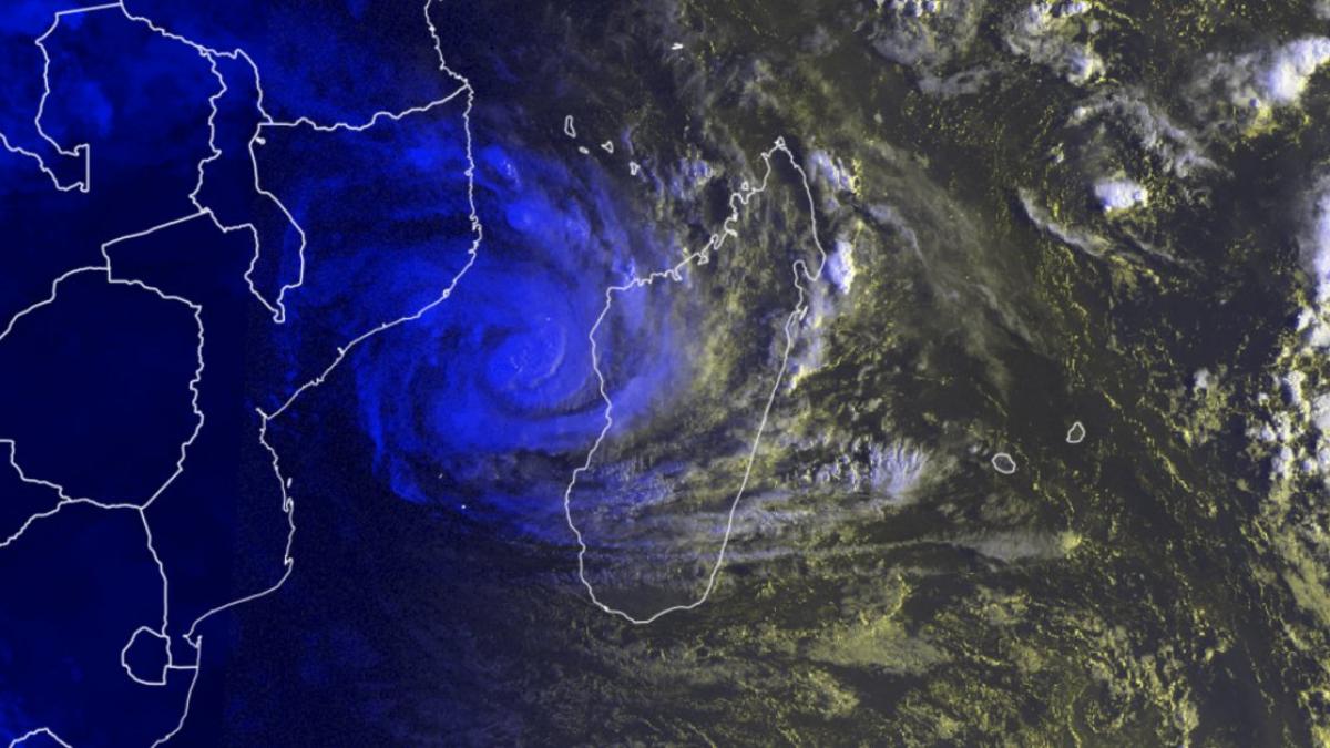 Affaiblissement temporaire du cyclone tropical IDAI