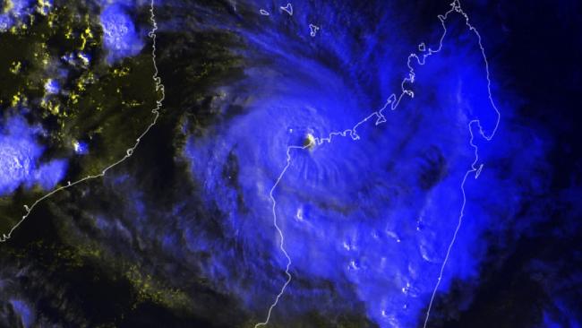 Belna a connu une phase d'intensification spectaculaire avant de frapper Madagascar