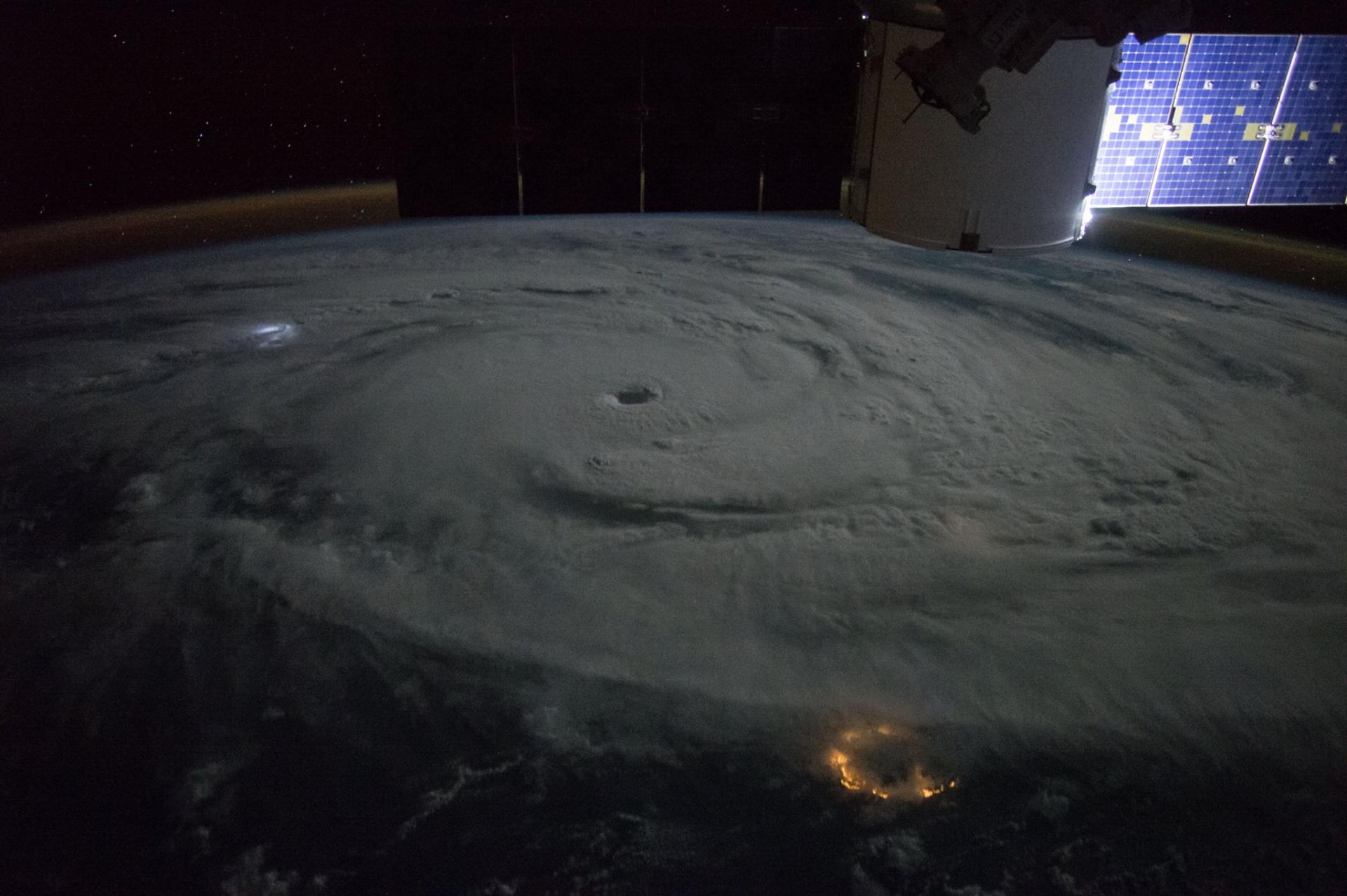 Image du cyclone bansi au nord de lareunion iss nasa1