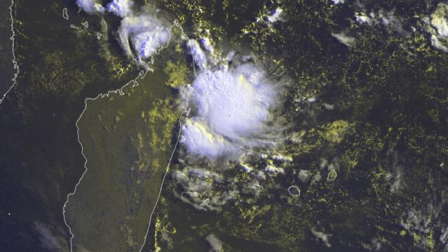 Activité orageuse au Nord-Est de Madagascar retour au calme sur les Mascareignes