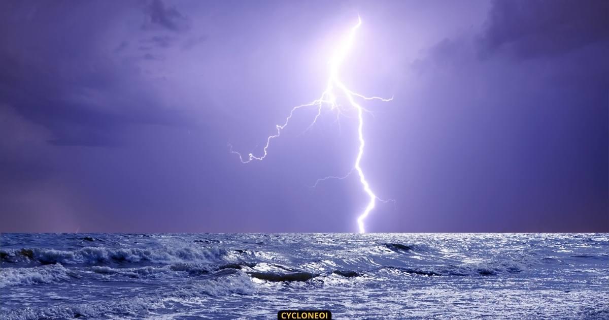 Météo Réunion : orage éphémère et isolé au large des côtes Ouest