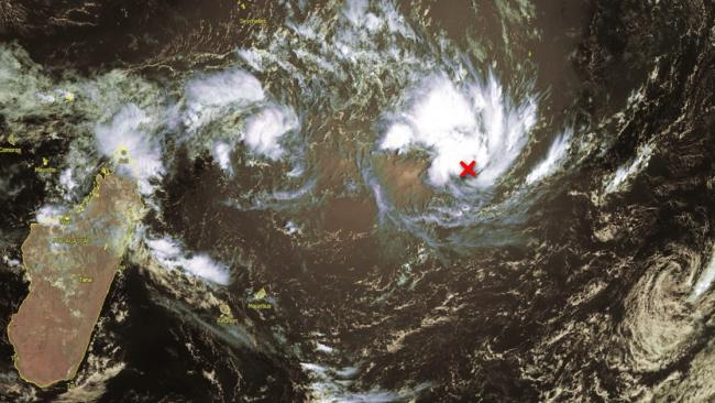 Zone suspecte 98S : Ça s'organise au Nord-Est de l'île Rodrigues