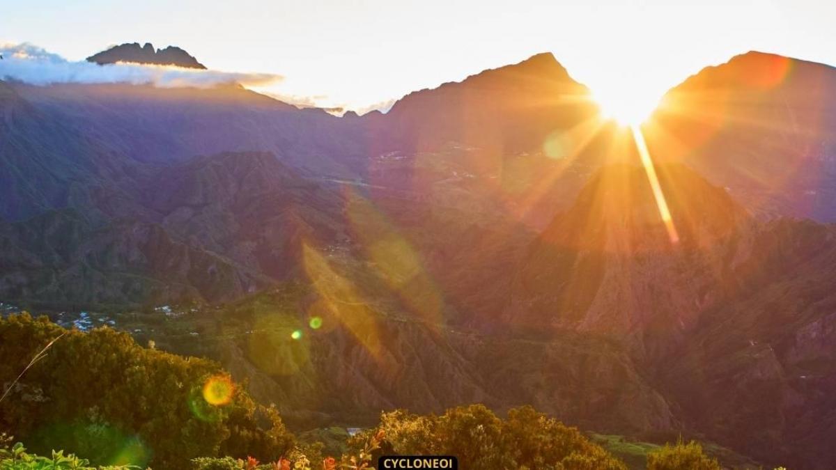 Météo à La Réunion : soleil généreux en début de journée et plus nuageux l'après-midi