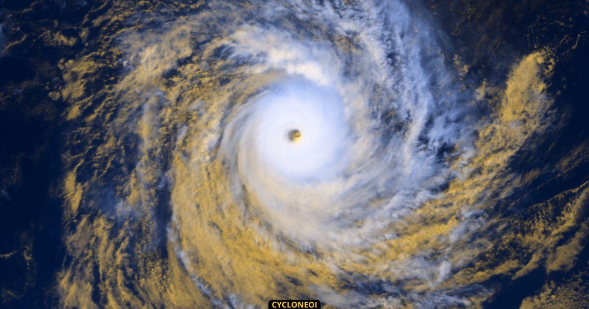 Le puissant cyclone courtney entre dans le sud ouest oce an indien