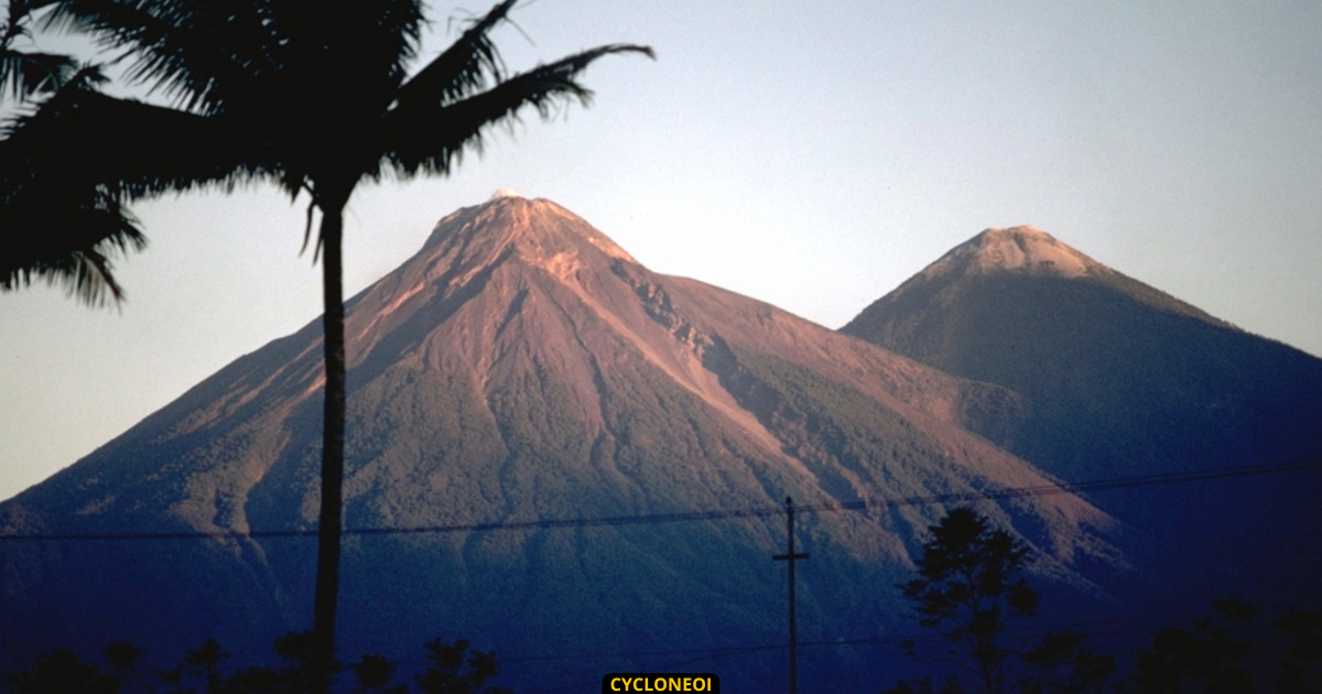 Éruption du volcan Fuego au Guatemala : vigilance et surveillance renforcées